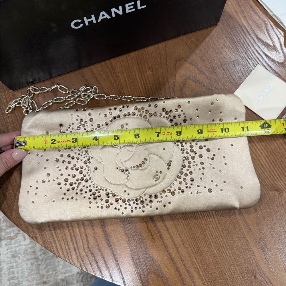 CHANEL Beige Floral Embellished Clutch - Picture 11 of 12